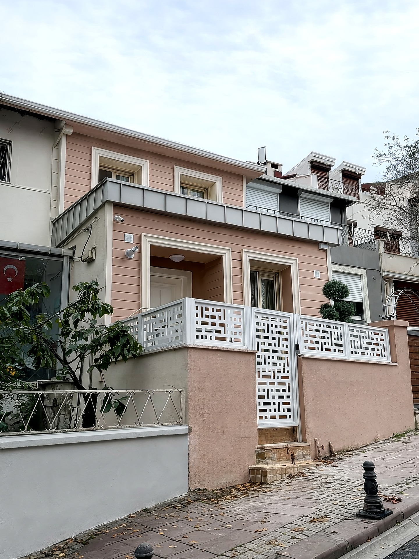 Etiler’de Detayın İzinde — Cephe Tasarımı ve Uygulama